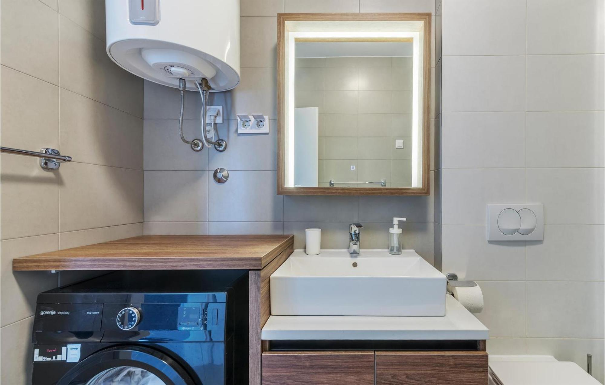 Amazing Apartment In Premantura With Kitchen Dış mekan fotoğraf